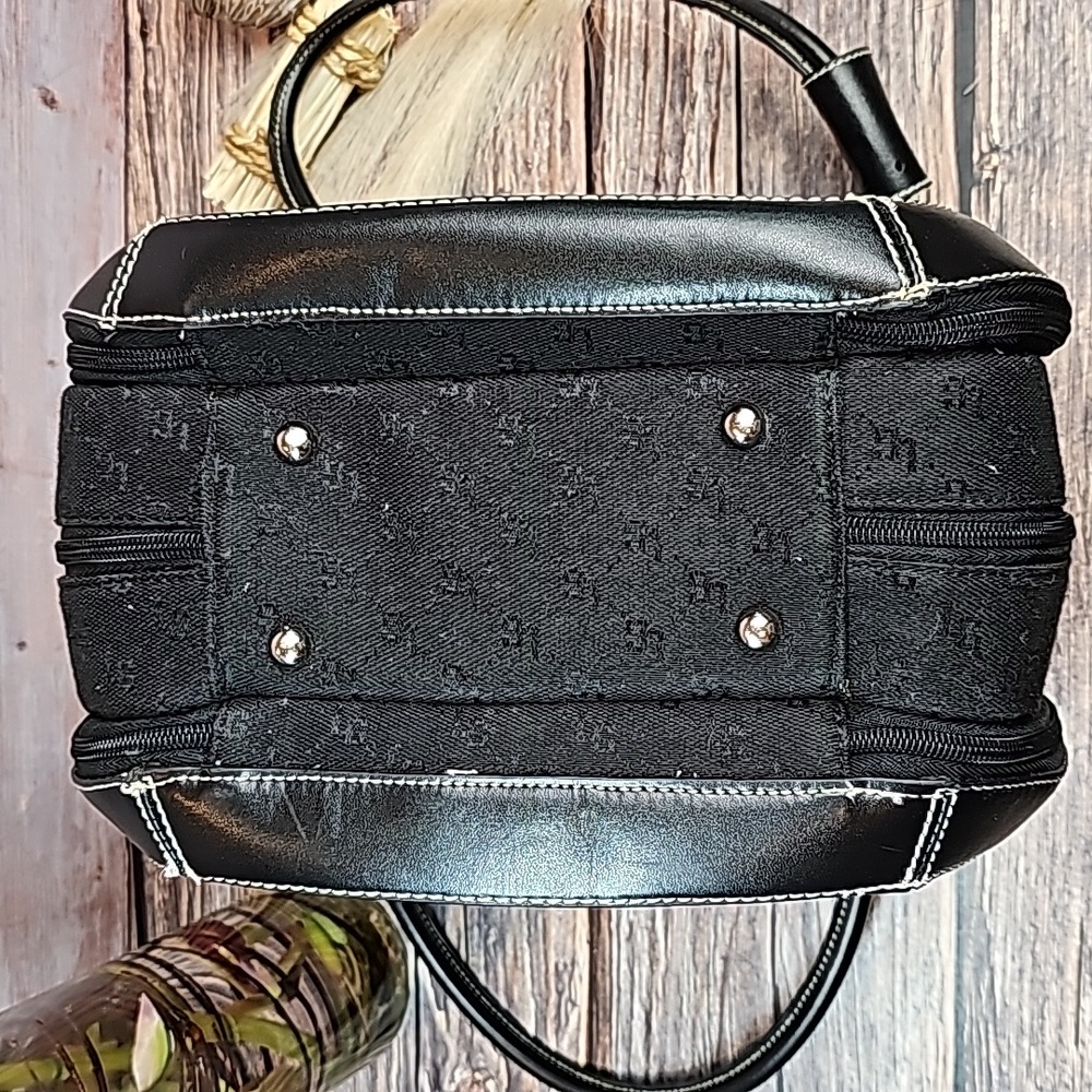 FOR YOUR EYES ONLY BLACK JACQUARD TRIPLE COMPARTMENT COSMETIC CASE - Picture 5 of 15